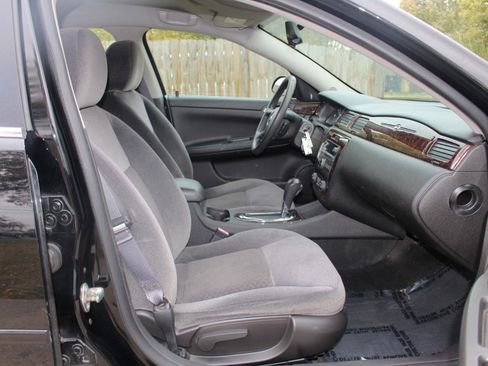 Used 2016 Chevrolet Impala LT image 34
