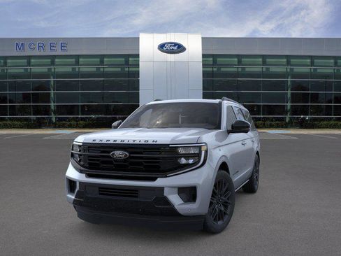New 2026 Ford Expedition Platinum w/ Stealth Appearance Package AWD/4WD image 2
