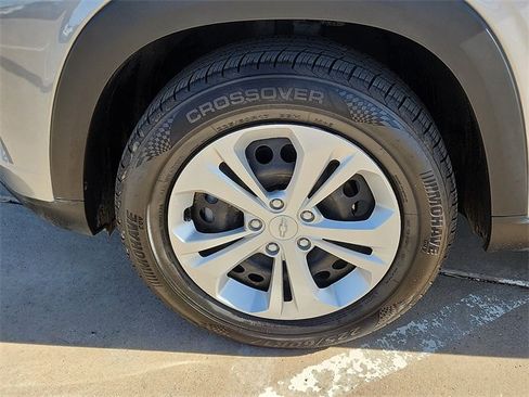 Used 2024 Chevrolet Trax LS image 7