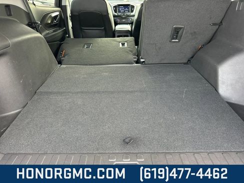 Used 2024 GMC Terrain SLT image 16
