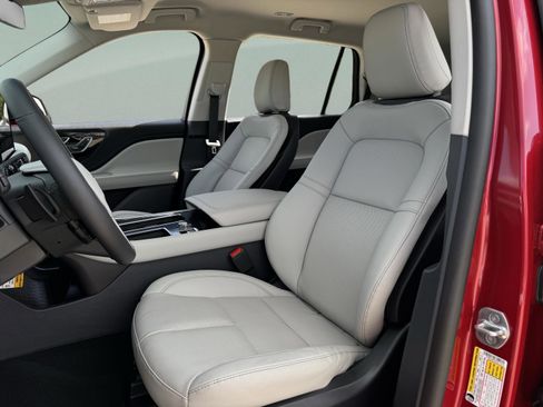 New 2026 Lincoln Aviator 2WD image 22