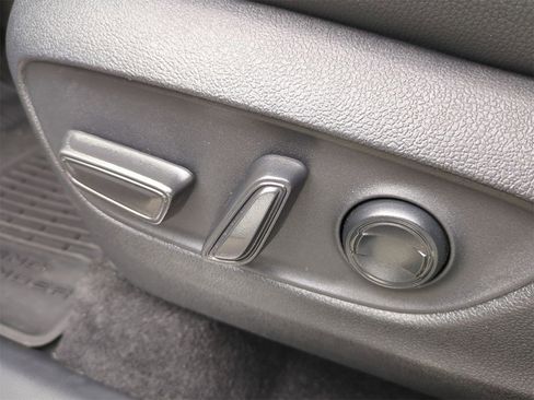 Used 2025 Toyota Grand Highlander FWD image 12