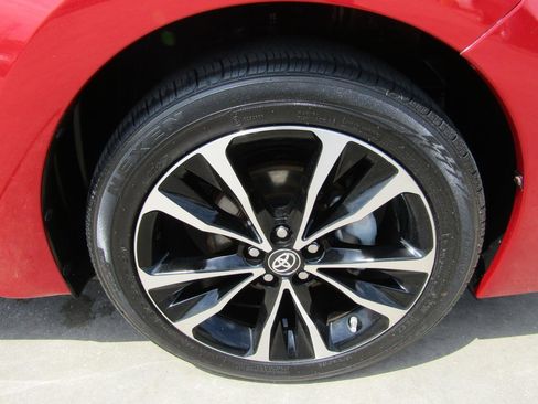 Used 2017 Toyota Corolla SE FWD image 7