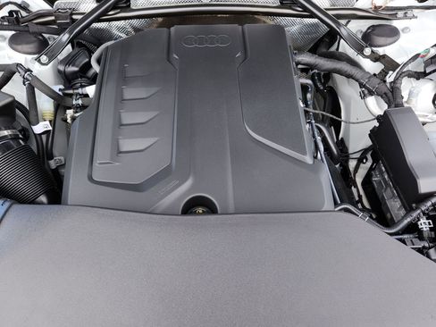 Used 2025 Audi Q5 Premium Plus w/ Premium Plus image 10