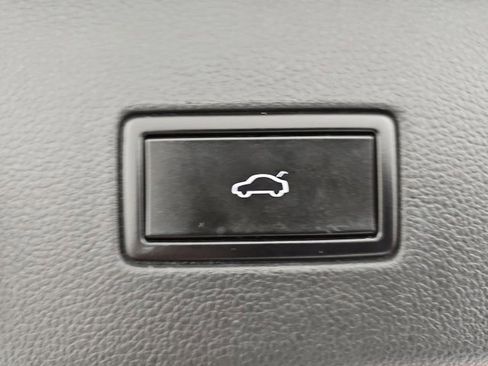 Used 2021 Volkswagen Atlas SEL Premium image 35