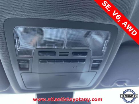 Used 2019 Toyota Highlander SE image 31