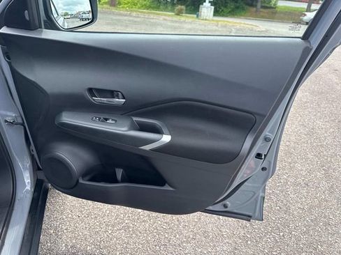 Certified 2022 Nissan Kicks SV FWD image 23