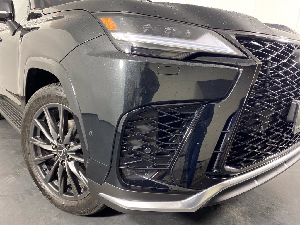 Used 2026 Lexus LX 700h F Sport AWD/4WD image 4