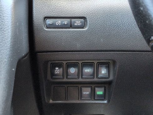 Used 2020 Nissan Rogue SV image 22