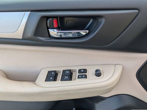 Used 2016 Subaru Legacy 2.5i Premium image 19