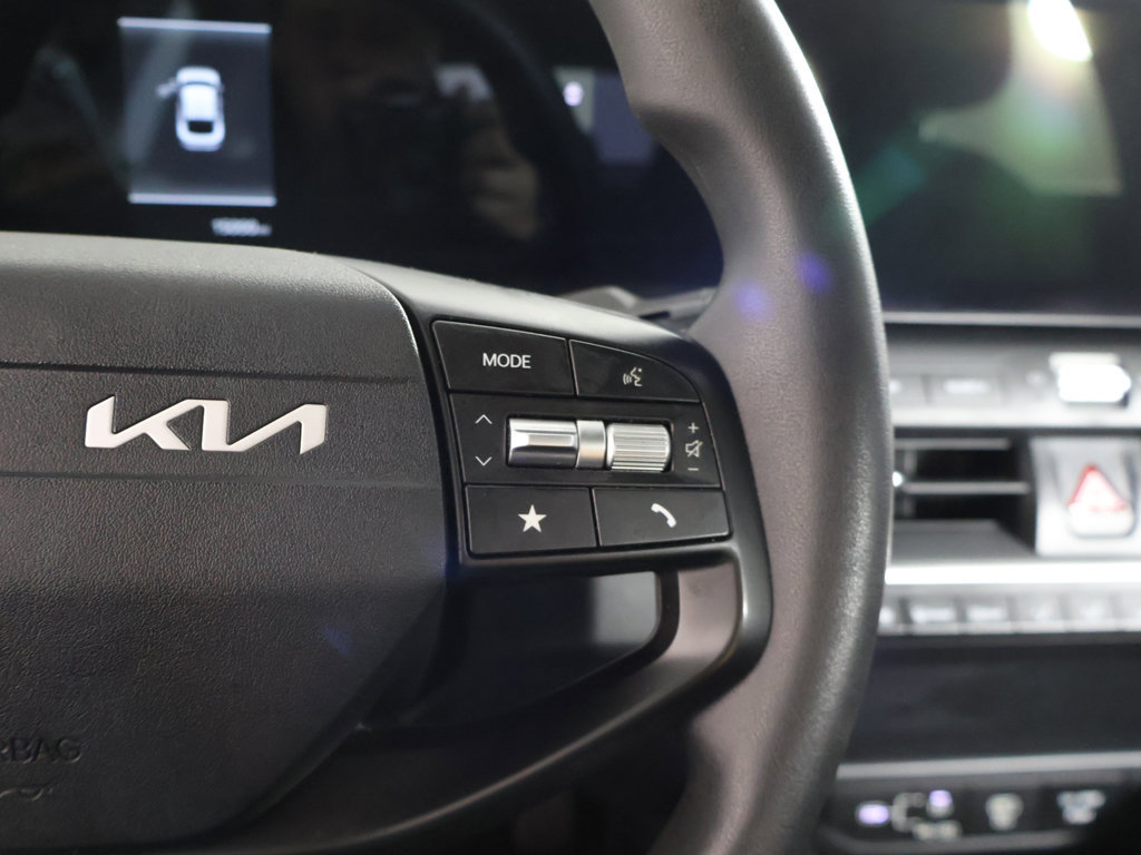 Used 2025 Kia K4 FWD image 39