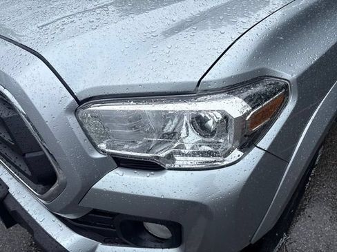 Used 2023 Toyota Tacoma SR5 AWD/4WD image 4
