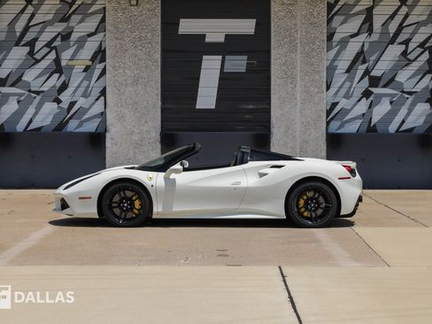 Used 2017 Ferrari 488 Spider RWD image 2