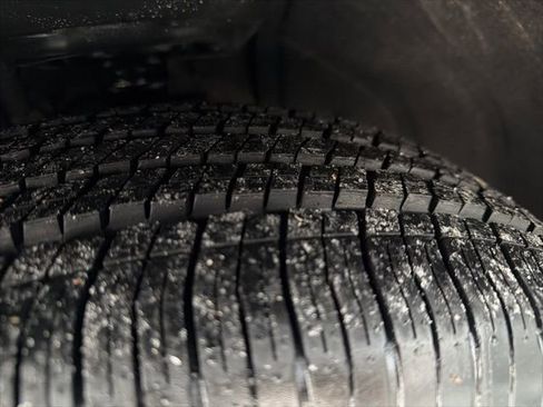 Used 2024 Toyota Sienna XLE image 27