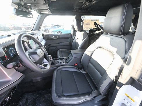 New 2025 Ford Bronco Outer Banks AWD/4WD image 16