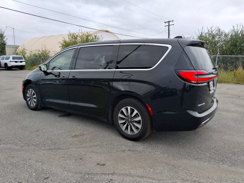 Used 2024 Chrysler Pacifica Limited FWD image 6