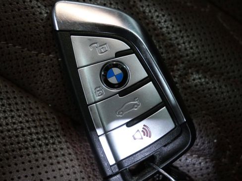 Used 2022 BMW X6 M50i w/ Executive Package image 32