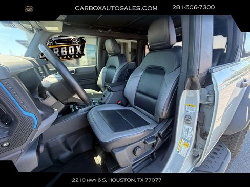 Used 2024 Ford Bronco Black Diamond w/ Sasquatch Package AWD/4WD image 15