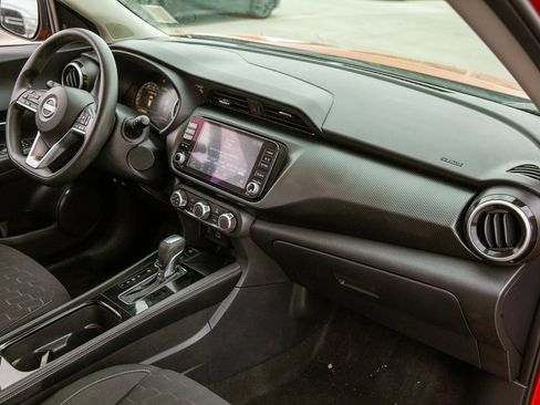 Used 2024 Nissan Kicks SV image 11