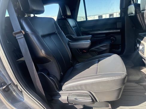 Used 2021 Ford Expedition XLT image 35