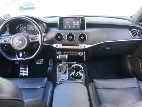 Used 2020 Kia Stinger GT-Line image 32