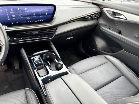 Used 2024 Buick Envision Avenir image 28