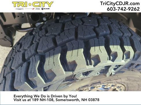 New 2025 Jeep Gladiator Sport image 41