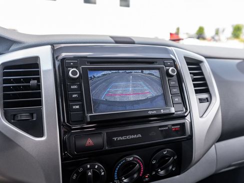 Used 2015 Toyota Tacoma 2WD Access Cab w/ SR5 Package image 29