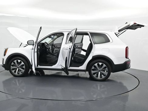 Used 2022 Kia Telluride S AWD/4WD image 43