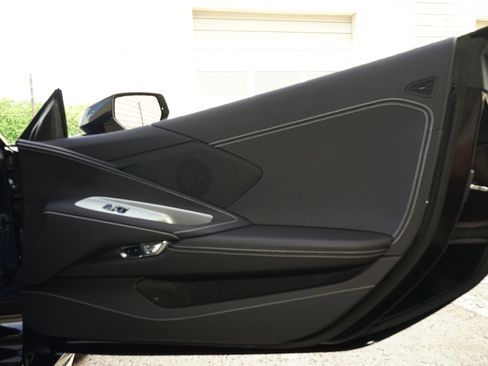 Used 2023 Chevrolet Corvette Stingray Coupe w/ 1LT RWD image 21