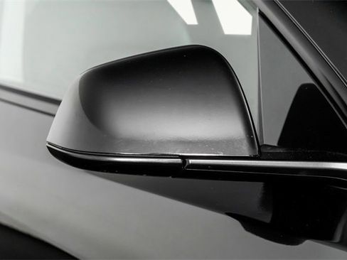 Used 2022 Tesla Model Y Long Range image 23