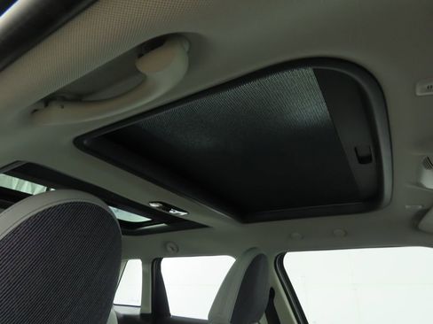 Used 2025 MINI Cooper 4-Door Hardtop image 21