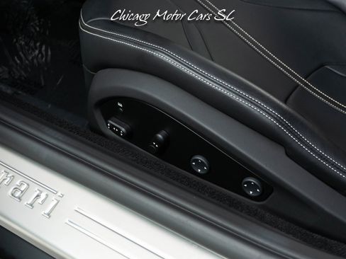 Used 2019 Ferrari 812 Superfast RWD image 33