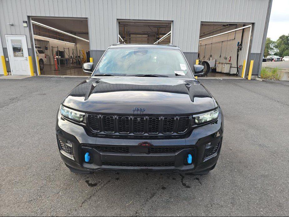 Used 2024 Jeep Grand Cherokee Limited 4xe AWD/4WD image 3
