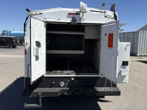 Used 2017 Chevrolet Silverado 3500 W/T RWD image 4