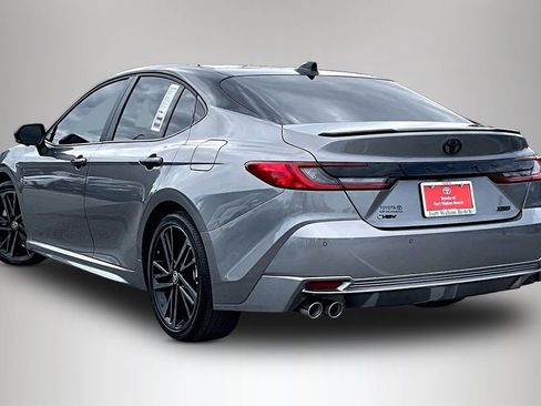 Used 2025 Toyota Camry XSE w/ Premium Plus Package image 4