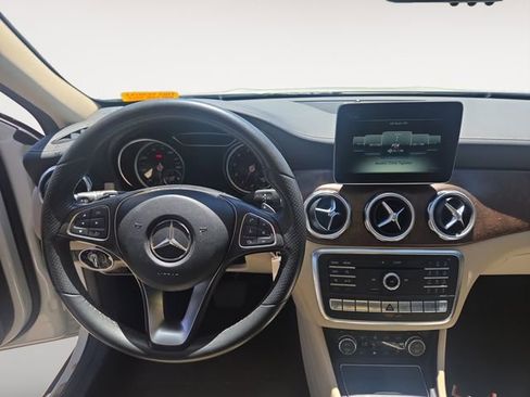 Used 2018 Mercedes-Benz GLA 250 4MATIC image 10