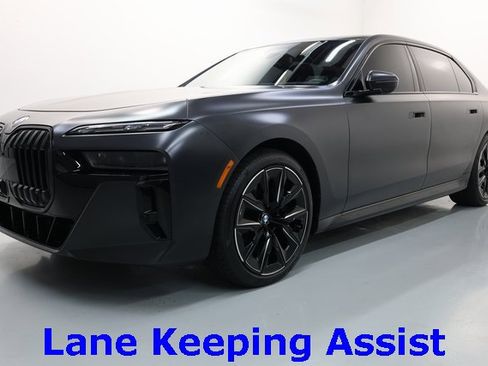 Used 2025 BMW 760i xDrive w/ Executive Package image 29