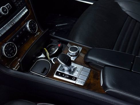 Used 2013 Mercedes-Benz SL 550 w/ Premium Pkg image 12