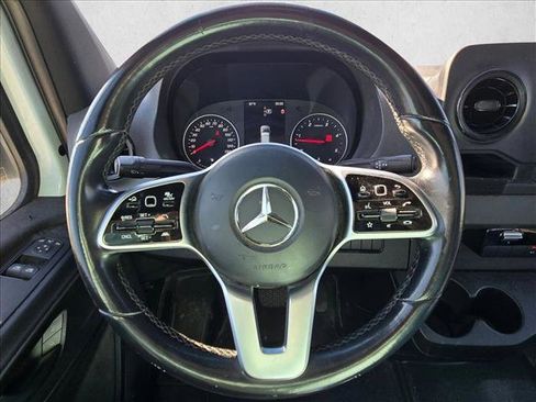 Used 2021 Mercedes-Benz Sprinter 2500 image 8