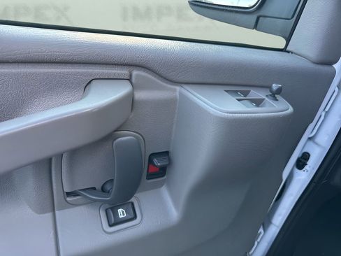 Used 2023 GMC Savana 2500 image 19