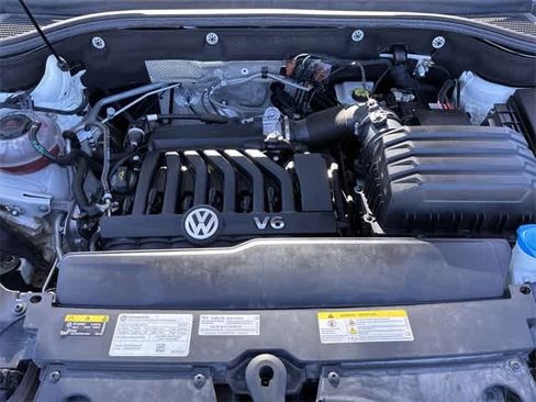 Used 2023 Volkswagen Atlas Cross Sport SE w/ Black Wheel Package image 15