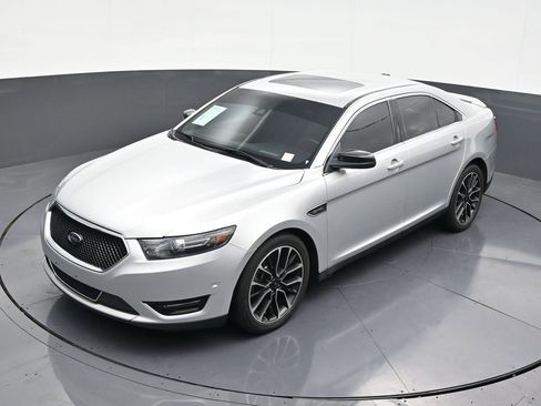 Used 2018 Ford Taurus SHO w/ Driver Assist Package image 14