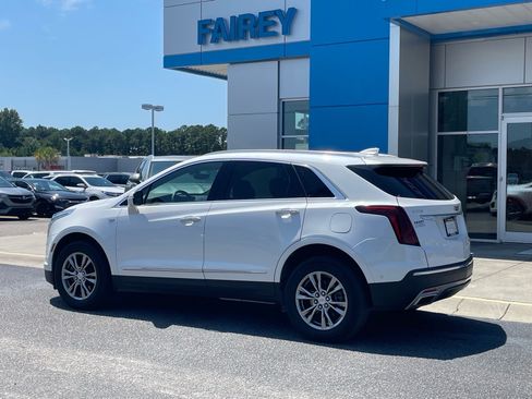 Used 2023 Cadillac XT5 Premium Luxury w/ Technology Package FWD image 3