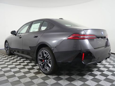 New 2026 BMW i5 eDrive40 w/ M Sport Package image 5