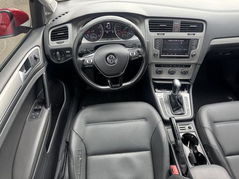 Used 2016 Volkswagen Golf SE w/ Lighting Package image 17