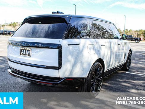 Used 2025 Land Rover Range Rover Long Wheelbase SE image 5