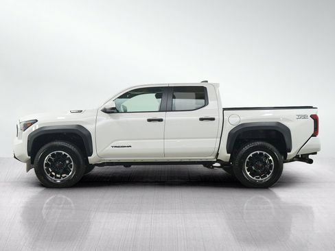 Used 2026 Toyota Tacoma TRD Off-Road AWD/4WD image 2