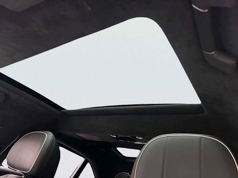 Used 2022 Bentley Flying Spur Plug-In Hybrid image 16