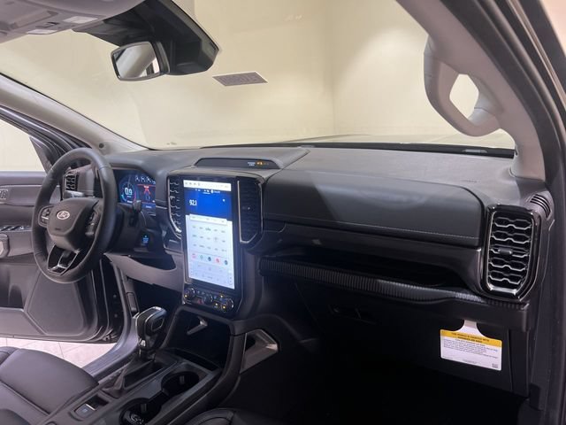 New 2026 Ford Ranger Lariat w/ Trailer Tow Package RWD image 24
